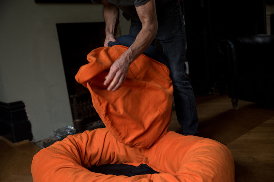 changing the cover on a dog bed