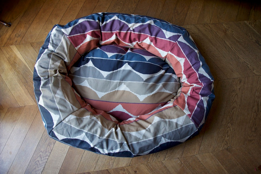wavy dog bed
