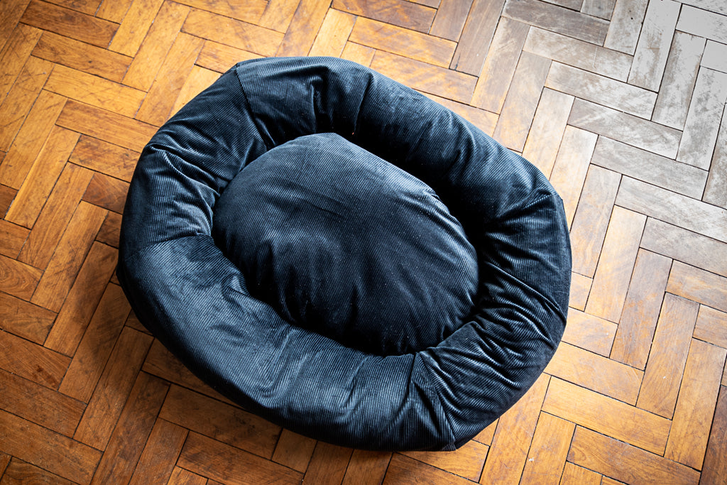 MIDNIGHT BLACK DOG BED HINDQUARTERS