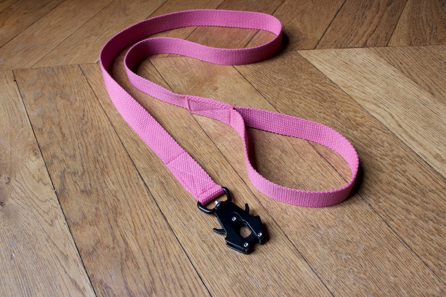 pink dog lead that is comfy to hold with a reliable clip