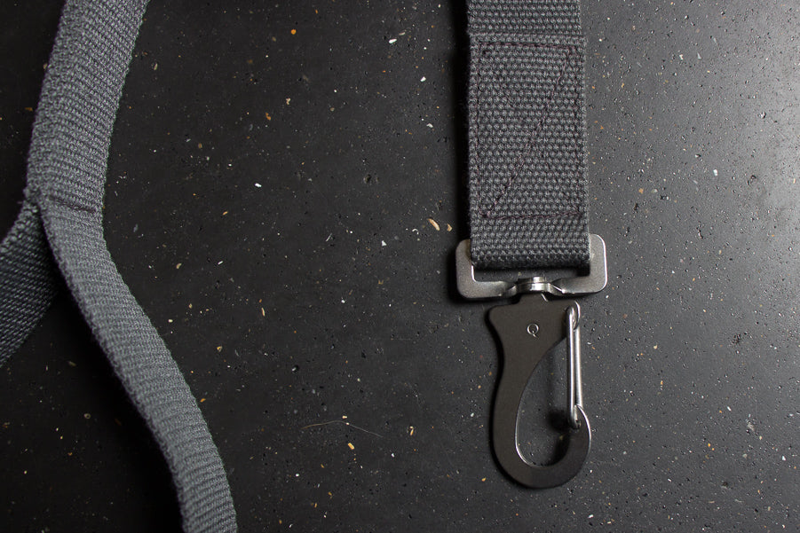 grey dog lead with steel clip